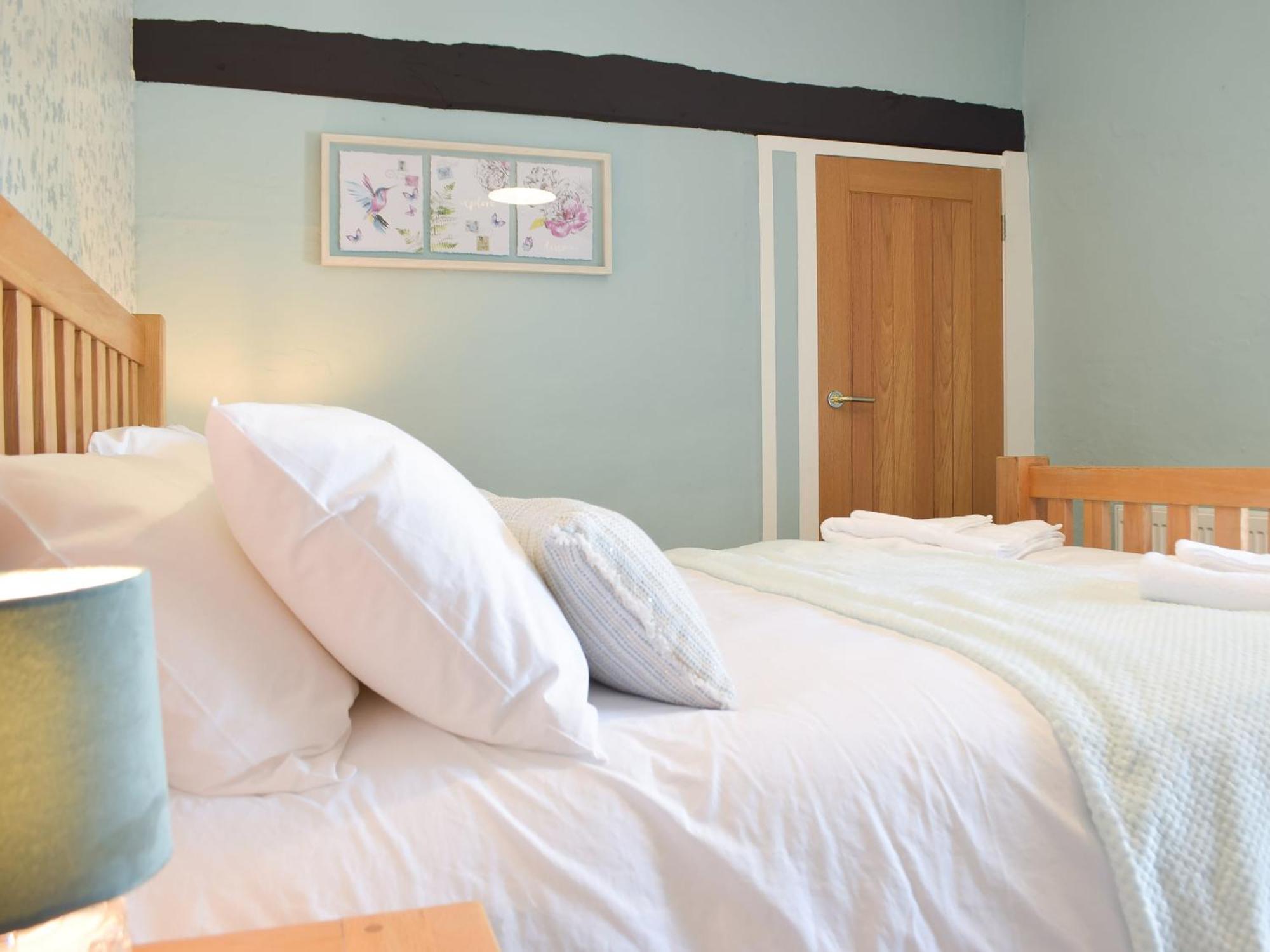 Ty Celyn Farmhouse Pontyates Extérieur photo